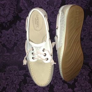 New Sperry leather & linen shoes with box